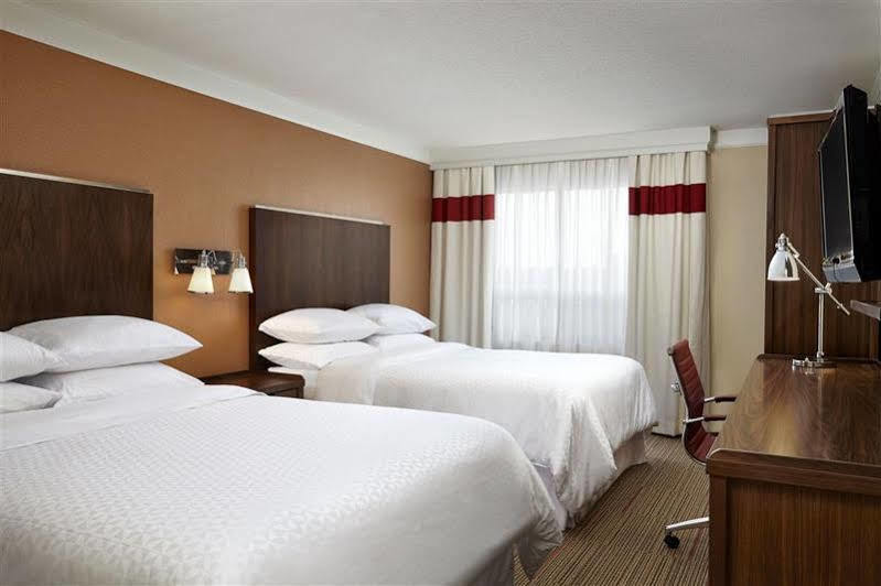 Four Points By Sheraton Kitchener-Waterloo Zewnętrze zdjęcie