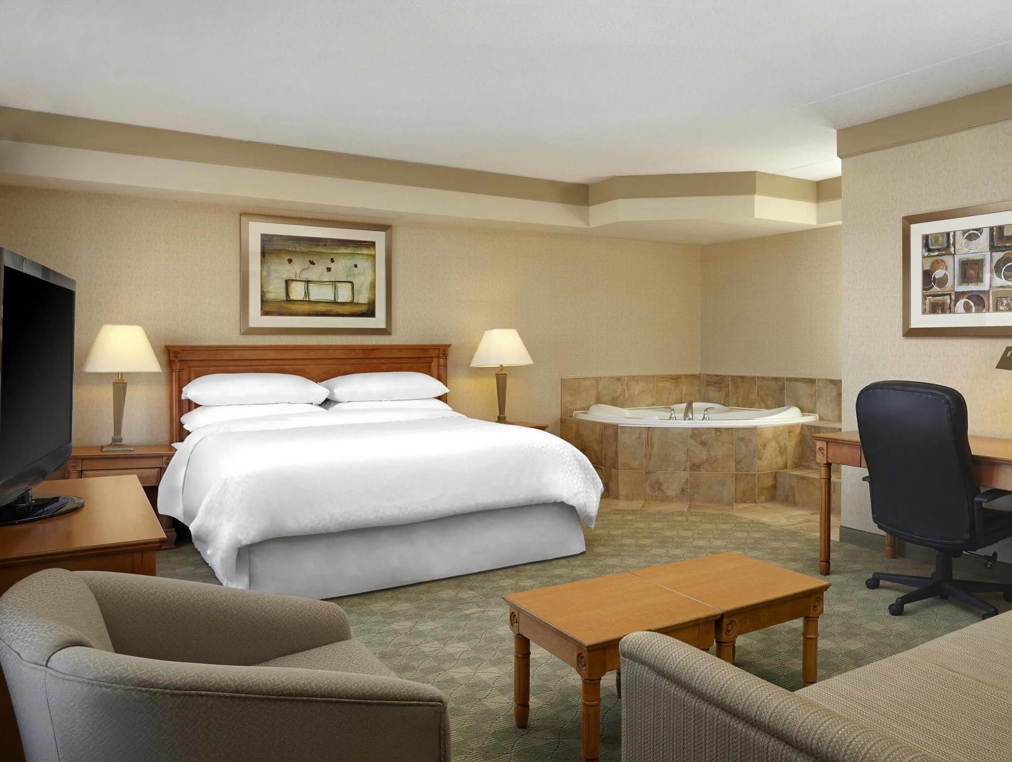 Four Points By Sheraton Kitchener-Waterloo Zewnętrze zdjęcie